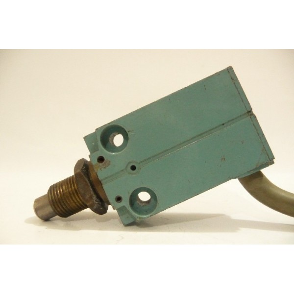 Limit Switch, XCM-F1102, 240VAC 10AMP, Telemecanique France